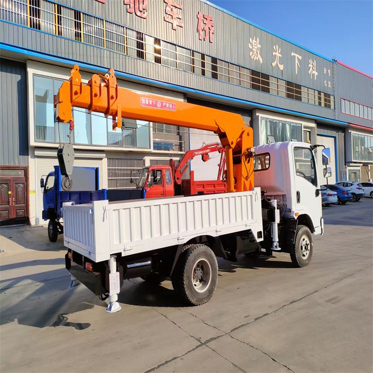 瑞丽市三轮随车吊定制 农用改装机自备吊中瑞长期出售