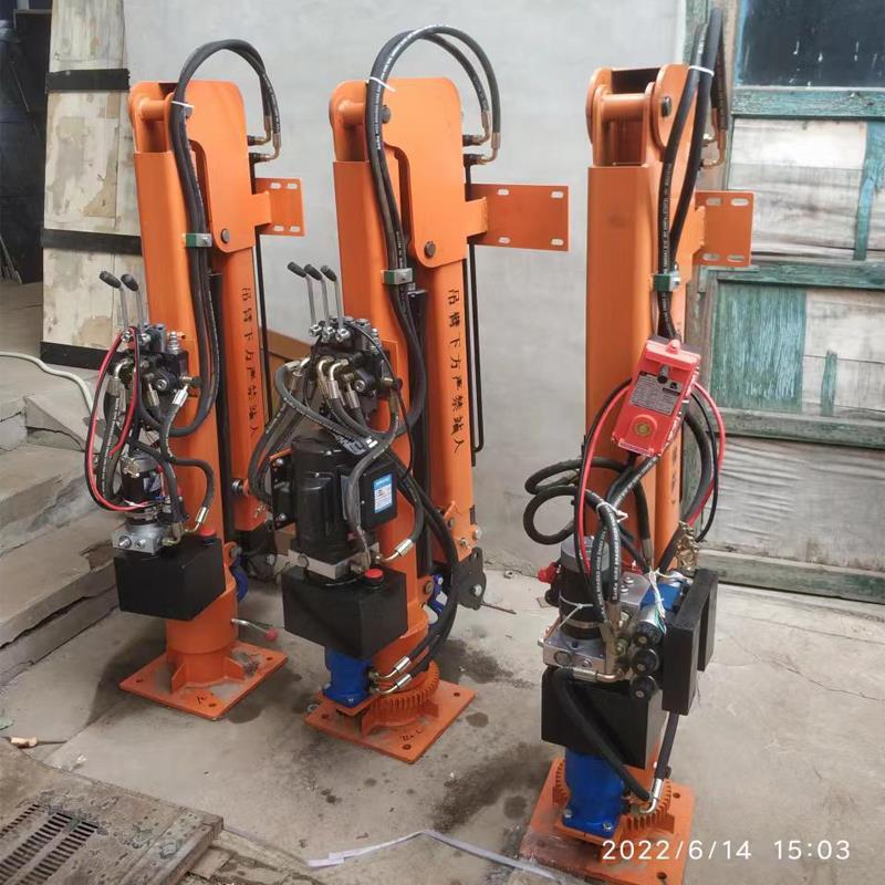 瑞丽市重汽蓝牌随车吊 3.2吨 国六动力强 液压驱动 农用自卸起重机